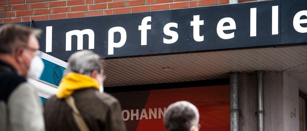 Impfen finden FDP, Grüne und SPD sinnvoll - eine Impfpflicht lehnen die Liberalen bislang aber ab.