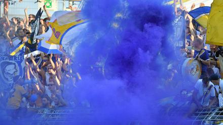 Fans des FC Carl Zeiss Jena bei einem Heimspiel.