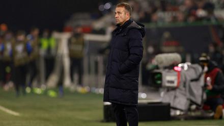 Immer Probleme mit der Mimik. Hansi Flick wirkte beim Spiel gegen Liechtenstein erstaunlich ernst - obwohl seinem Team ein klarer 9:0-Erfolg gelang.
