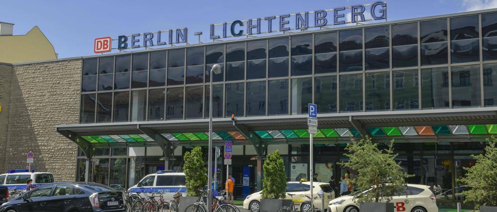Der Vorplatz vom S-Bahnhof Lichtenberg. 