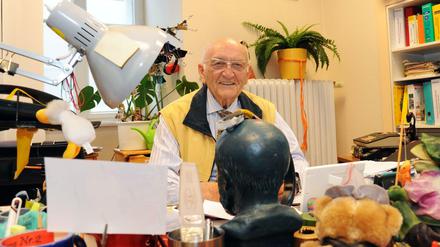 Professor Dr. med. Erich Saling vom Erich Saling-Institut für Perinatale Medizin auf dem Gelände des Vivantes Klinikums Berlin-Neukölln, aufgenommen am 30. Oktober 2014.