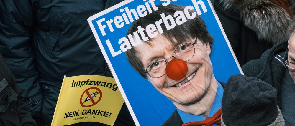 Gesundheitsexperte Heiner Lauterbach, neuerdings Gesundheitsminister, ist eine beliebte Zielscheibe von Spott und Hass