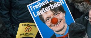  Gesundheitsexperte Heiner Lauterbach, neuerdings Gesundheitsminister, ist eine beliebte Zielscheibe von Spott und Hass