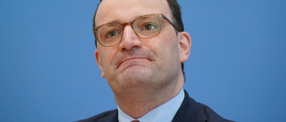Jens Spahn (CDU), Bundesminister für Gesundheit, spricht bei seiner Pressekonferenz zum Impfstart in Hausarztpraxen.