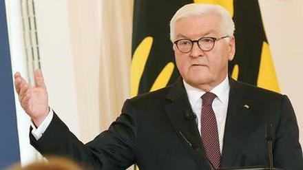 Entnervt oder verzweifelt? Der Bundespräsident appelliert dringend an alle Unentschlossenen, zur Impfung zu gehen.