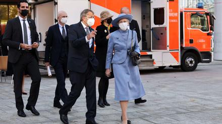 Königin und Krankenwagen.