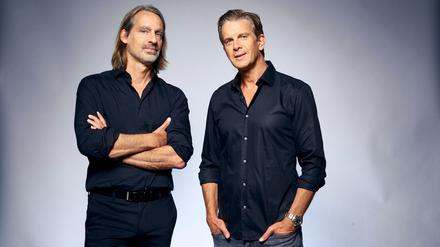 Der Philosoph Richard David Precht (links) betreibt mit Markus Lanz einen Podcast. Darin ging es auch um Corona-Impfungen für Kinder.