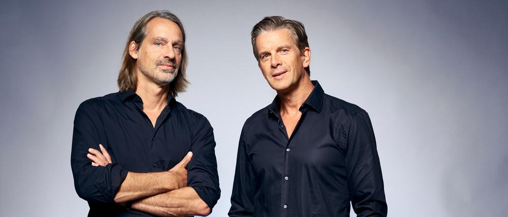 Der Philosoph Richard David Precht (links) betreibt mit Markus Lanz einen Podcast. Darin ging es auch um Corona-Impfungen für Kinder.