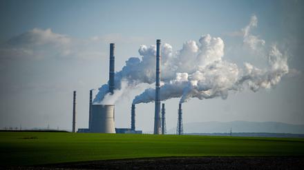 Innerhalb von 30 Jahren muss die Energieproduktion komplett von fossilen Energieträgern losgelöst werden, um die Überhitzung des Planeten abzuwenden.