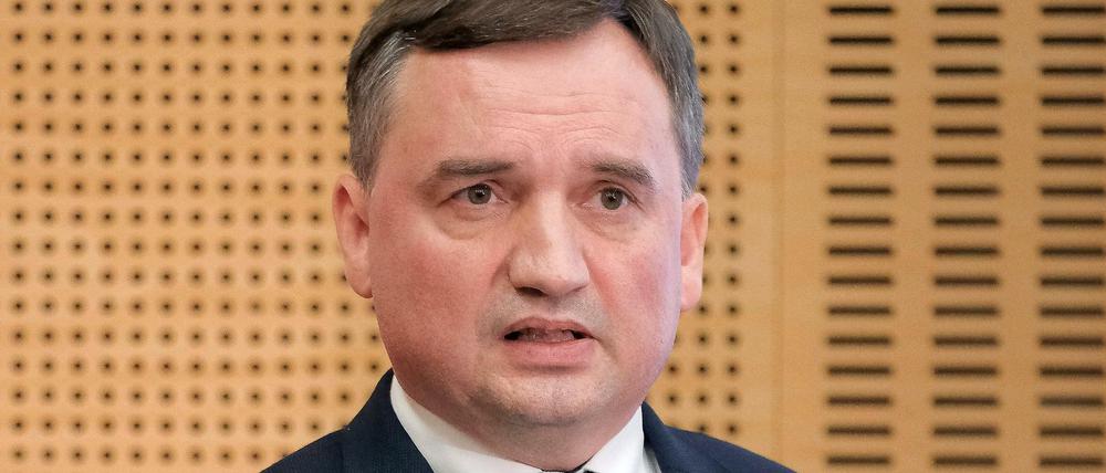 Zbigniew Ziobro, Justizminister von Polen, bei einer Pressekonferenz.