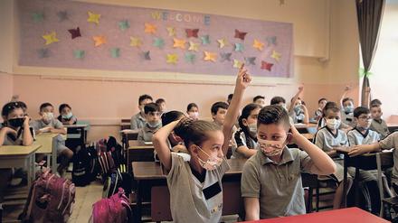 Streng. Drei Lockdowns mussten die Schüler ertragen. Foto: Maya Alleruzzo/p. a.