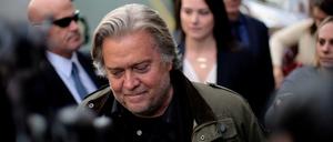 Steve Bannon war Chefstratege des ehemaligen US-Präsidenten Donald Trump. Nun ist er angeklagt, weil er die Justiz ignorierte.