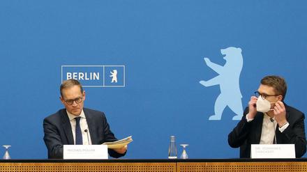 Charité-Chef Heyo Kroemer, Senatschef Michael Müller (SPD) und Vivantes-Geschäftsführer Johannes Danckert.