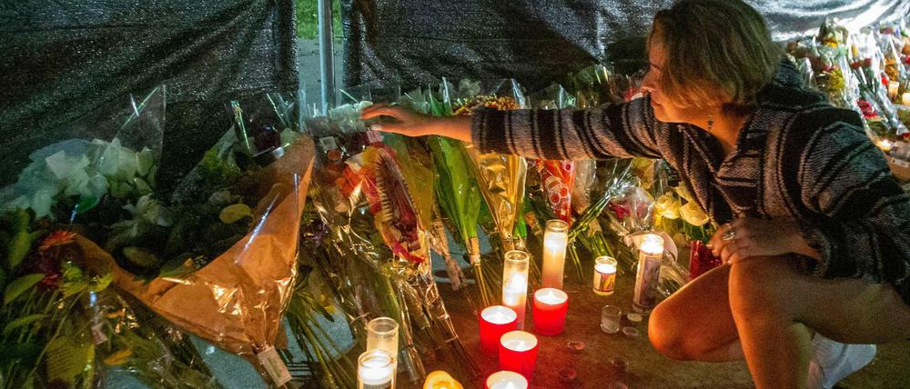 Dort, wo in Houston auf dem Musikfestival zehn Menschen starben, wurde eine Gedenkstätte errichtet.