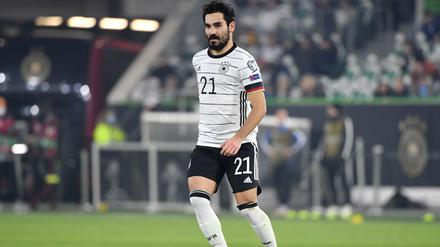 Nationalspieler Ilkay Gündogan rechnet damit, dass sein DFB-Kollege Joshua Kimmich die Zweifel an einer Corona-Impfung überwindet.
