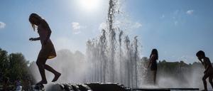 Wasser bietet Abkühlung bei Hitze, wird in Berlin aber gerade im Sommer knapp.