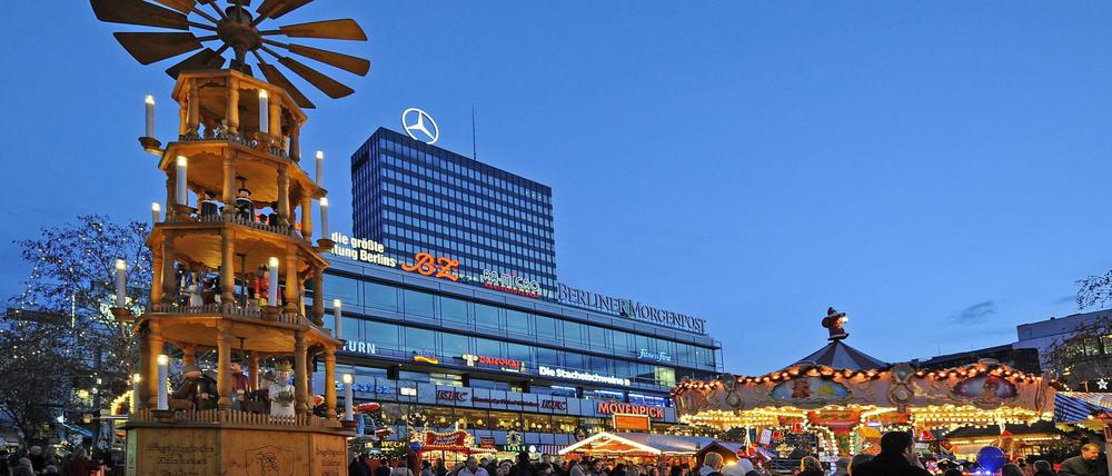 Der Weihnachtsmarkt vor dem Europacenter auf dem Breitscheidplatz.