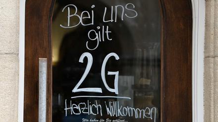 Bislang gilt in vielen Bereich 2G. Doch schon bald könnte der Senat die Regeln verschärfen.