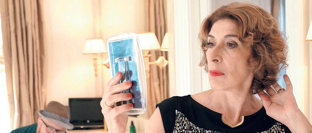 Bin ich noch jung und schön? Stella (Adele Neuhauser) muss sich unangenehmen Wahrheiten stellen.