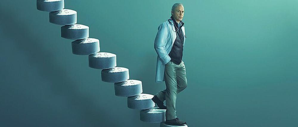 Das Falsche im Richtigen. Der Arzt Dr. Samuel Finnix (Michael Keaton) verschreibt seinen Patienten Oxycontin, im Glauben, dass damit die Schmerzen aufhören. 