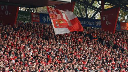 Volles Haus. Aber mit Maske dann bitte am Sonnabend.