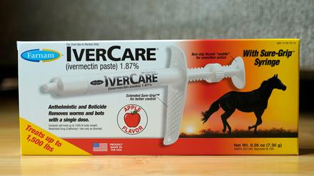 Viele Österreicher versuchen ihre Corona-Infektion mit einem Wurmmittel zu behandeln.