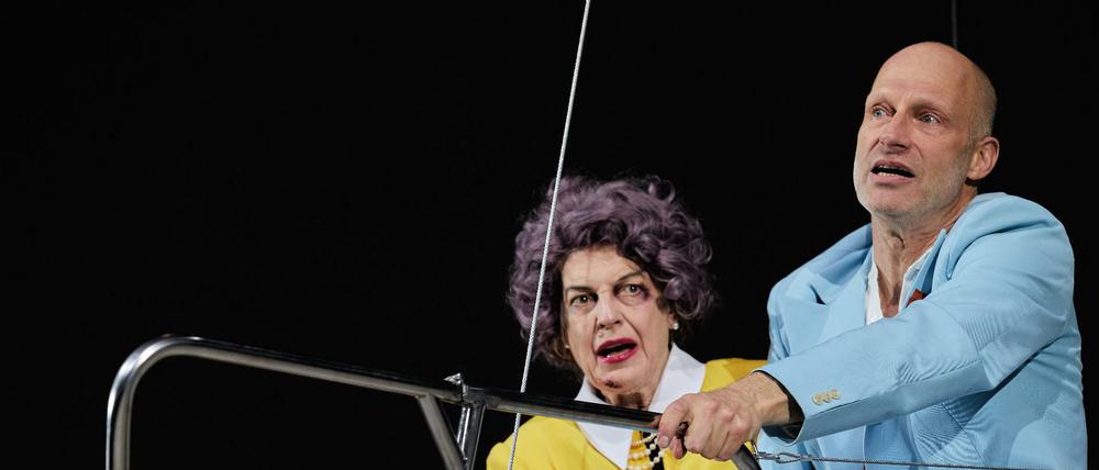 Slapstick und Altersstarrsinn: Angela Winkler und Joachim Meyerhoff in einer turbulenten Mutter-Sohn-Beziehung - auf hoher See.