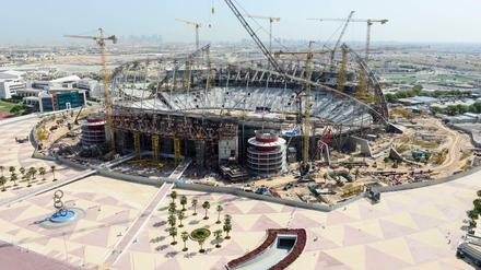 6500 Arbeitsmigrant*innen sind seit Vergabe der WM gestorben.