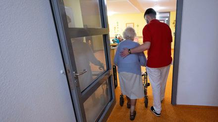 27 Bewohner:innen und zehn Mitarbeiter:innen haben sich in einem Lichtenberger Pflegeheim mit Corona infiziert.