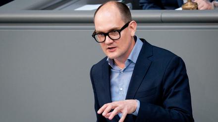 Der Grünen-Gesundheitspolitiker Janosch Dahmen hat sich für Karl Lauterbach als neuen Gesundheitsminister ausgesprochen.