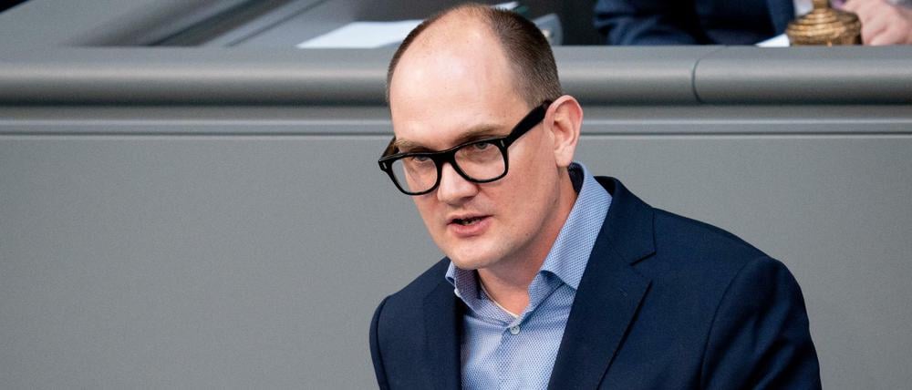 Der Grünen-Gesundheitspolitiker Janosch Dahmen hat sich für Karl Lauterbach als neuen Gesundheitsminister ausgesprochen.