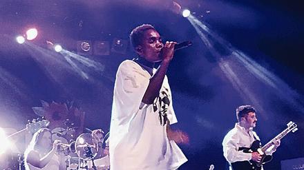 Arlo Parks, 21, bei ihrem Konzert in Berlin.
