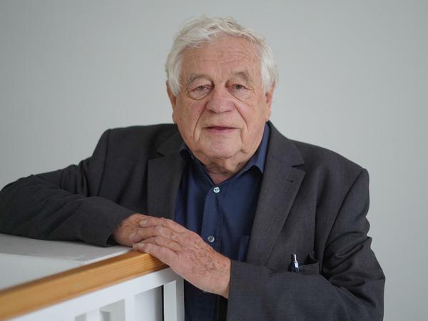 Ein Porträtbild von Wolfgang Benz.