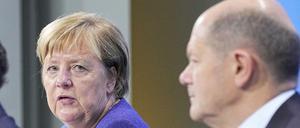 Die geschäftsführende Bundeskanzlerin Angela Merkel (CDU) und ihr fast schon designierter Nachfolger Olaf Scholz (SPD).
