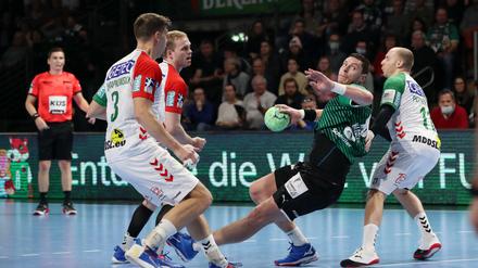 Gegen drei. Mijajlo Marsenic ist nicht zu stoppen.