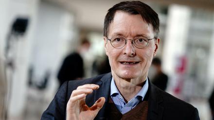Der SPD-Gesundheitsexperte Karl Lauterbach fordert strengere Kontrollen.