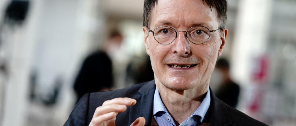 Der SPD-Gesundheitsexperte Karl Lauterbach fordert strengere Kontrollen.