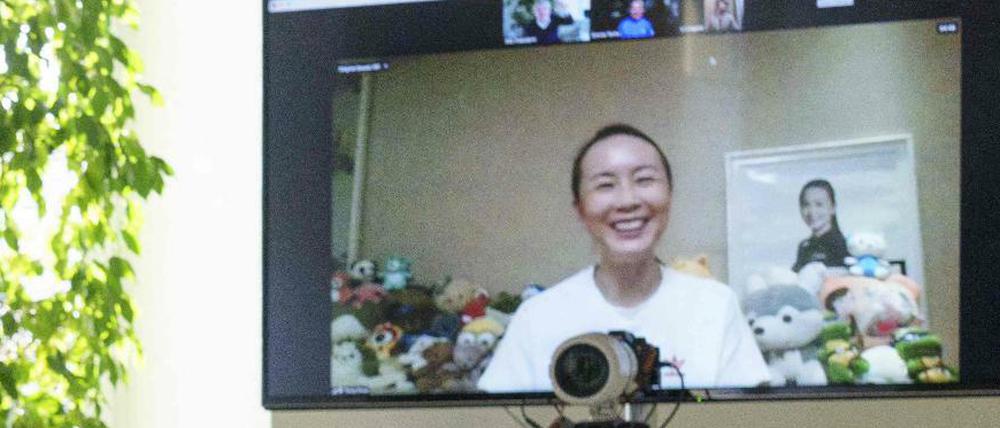 IOC-Präsident Thomas Bach spricht per Videotelefonie mit Peng Shuai.