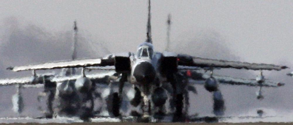 Die neue Koalition muss auch über das Nachfolgemodell für die Tornado-Kampfflugzeuge der Bundeswehr entscheiden - und darüber, ob sie sich weiter an der nuklearen Abschreckung beteiligen.