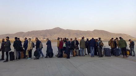 Noch immer wollen tausende Afghanen ihr Land verlassen.