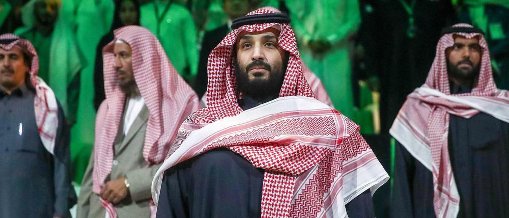 Mohammed bin Salman (M.) wird für den Mord an Jamal Khashoggi verantwortlich gemacht. Der Kronprinz weist den Vorwurf zurück.