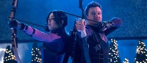 Vom Comic auf den Bildschirm: Hailee Steinfeld als Kate Bishop und Jeremy Renner als Clint Barton/Hawkeye.