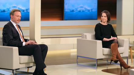 "Ohne Schonfrist: Gelingt der Ampel-Start in der Corona-Krise?", dieses Thema diskutierten am Sonntag bei "Anne Will" FDP-Chef Christian Lindner und Annalena Baerbock von den Grünen.