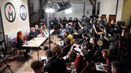 Pressekonferenz von "Memorial" am 18. November. Die Organisation soll geschlossen werden.