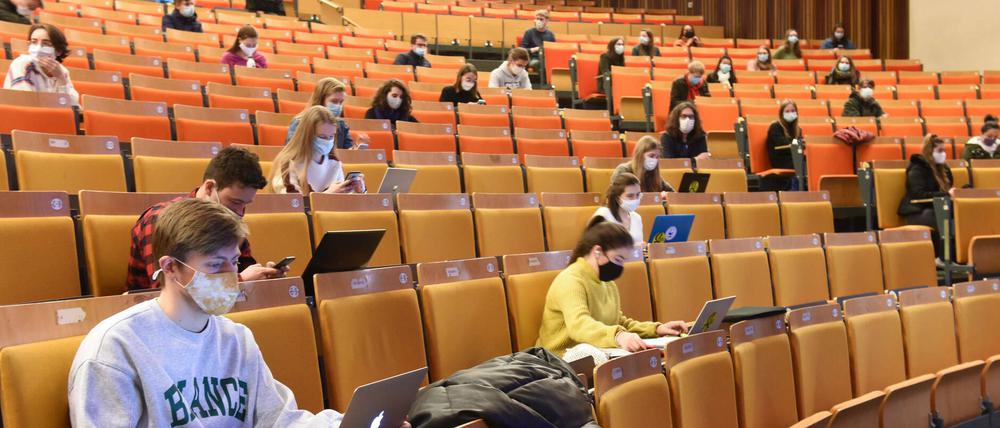 Für die Hochschulen wird es mehr Geld geben.