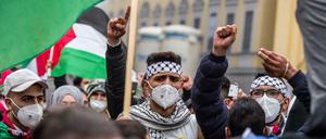 Hass auf Juden. Im Mai verbündeten sich Islamisten, Linksextreme und Neonazis zur Kampagne gegen Israel. Auch in München gingen Antisemiten auf die Straße.