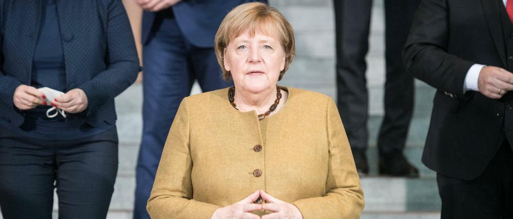 Bundeskanzlerin Angela Merkel CDU bei einem Gruppenfoto am 24. November 2021 nach der Kabinettsitzung der Bundesregierung im Kanzleramt in Berlin teil. Kabinettsitzung der Bundesregierung *** German Chancellor Angela Merkel CDU during a group photo on 24 November 2021 after the cabinet meeting of the German government at the Chancellery in Berlin part cabinet meeting of the German government