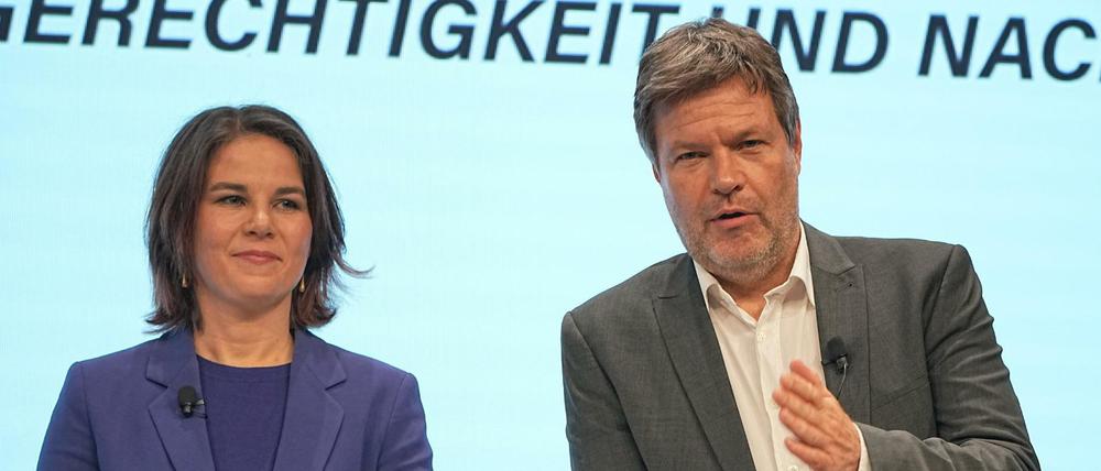 Lobten sich für die Ergebnisse der Ampel-Verhandlungen - Annalena Baerbock und Robert Habeck.