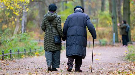 Die rund 21 Millionen Rentner in Deutschland müssen mit einer geringeren Rentenerhöhung rechnen als erwartet.