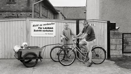 Kinder im Dorf Horno in der Lausitz im Juni 1997.